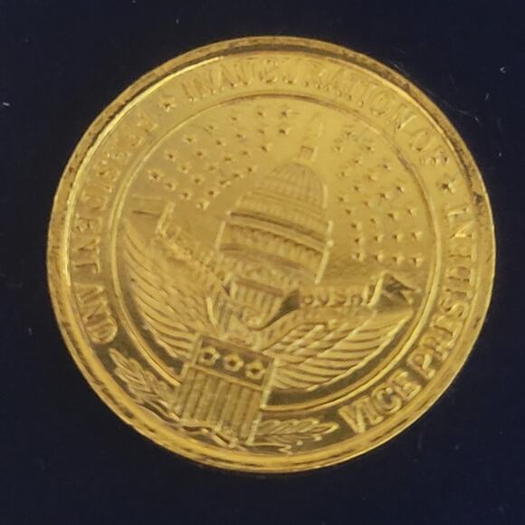 One boxed set of 7 gold filled commemorative blazer buttons NWT a - Picture 7 of 10